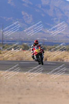 media/Dec-17-2023-CVMA (Sun) [[bf0c04832d]]/Race 2 Amateur Supersport Open/